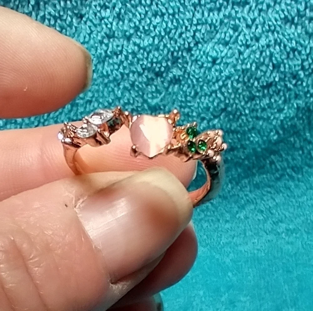 Goldtone pink cat eye heart green and clear crystal ring